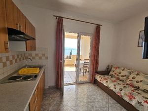 23310390-Ferienwohnung-4-Duće-300x225-3