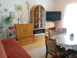 19059836-Ferienwohnung-4-Duće-300x225-1