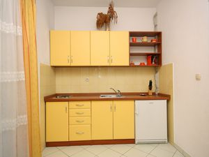 19125903-Ferienwohnung-3-Duće-300x225-1