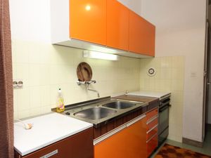 19126891-Ferienwohnung-4-Duće-300x225-1