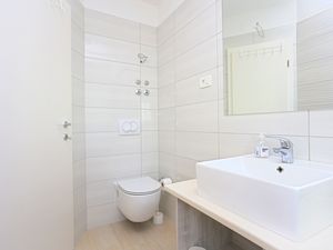 22407713-Ferienwohnung-3-Duće-300x225-5