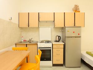 22628893-Ferienwohnung-4-Duće-300x225-4