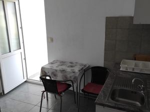 23677774-Ferienwohnung-3-Duće-300x225-1