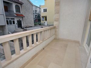 23928880-Ferienwohnung-3-Duće-300x225-0