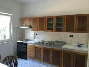 24017616-Ferienwohnung-6-Duće-300x225-1