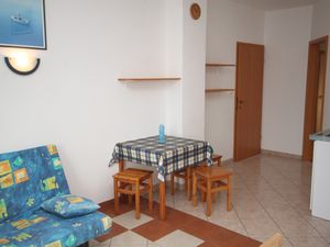 23929843-Ferienwohnung-4-Duće-300x225-5