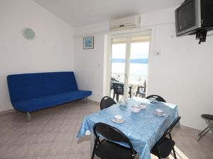 23929846-Ferienwohnung-3-Duće-300x225-1