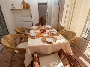 23929872-Ferienwohnung-8-Duće-300x225-4