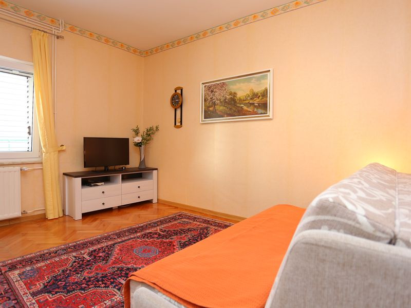 23932493-Ferienwohnung-4-Duće-800x600-1