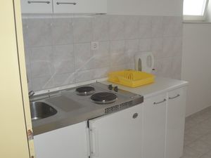 23933100-Ferienwohnung-4-Duće-300x225-3