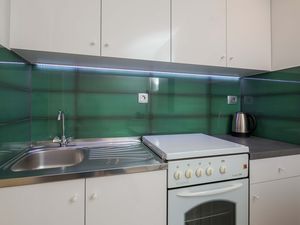 23933099-Ferienwohnung-5-Duće-300x225-2