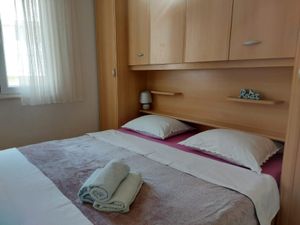 23926965-Ferienwohnung-4-Duće-300x225-4