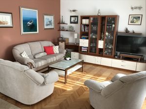 23927015-Ferienwohnung-7-Duće-300x225-1