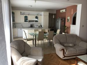 23927015-Ferienwohnung-7-Duće-300x225-3