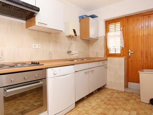 23927083-Ferienwohnung-10-Duće-300x225-5