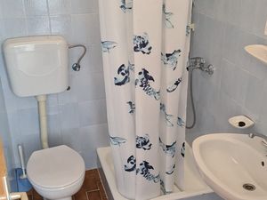 23988320-Ferienwohnung-2-Duće-300x225-4