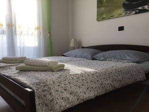 23931232-Ferienwohnung-4-Dvornica-300x225-5