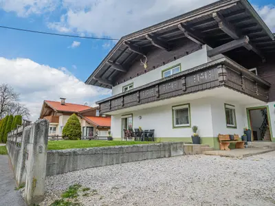 Außenseite Ferienhaus [Sommer]