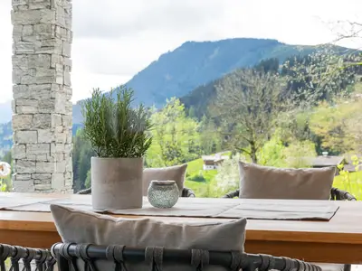 Terrasse mit Bergblick