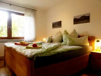 Schlafzimmer 1