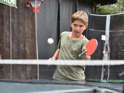 Tischtennis und Trampolin