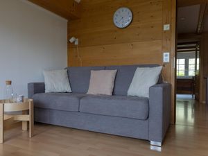 Wohnzimmer: Sofa mit Schlaffunktion