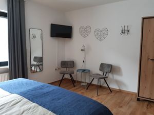 24013441-Ferienwohnung-4-Ediger-Eller-300x225-5