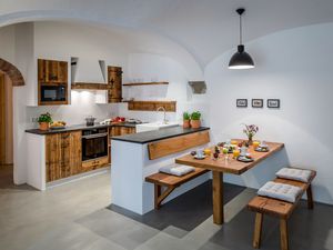 Küche und Esszimmer