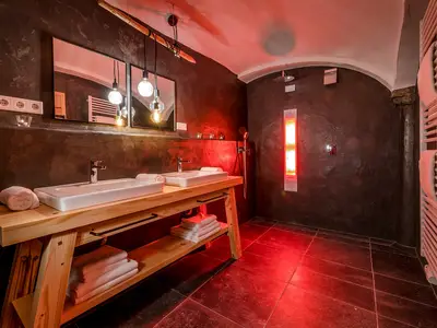 Badezimmer mit Licht