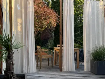 Späte Abendsonne auf der Terrasse