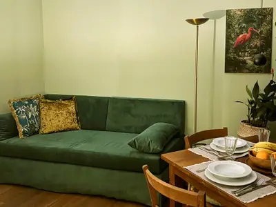 Das Sofa kann in ein vollwertiges 90 x 200 cm Bett umgewandelt werden