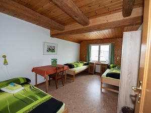 Schlafzimmer mit 3 Einzelbetten