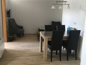 23589226-Ferienwohnung-4-Ehekirchen-300x225-3