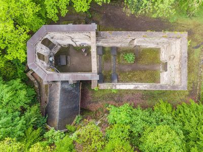 Kirchenruine Hausenborn an der Iserbachschleife