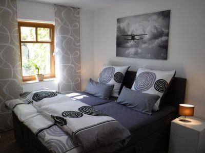 Schlafzimmer mit Boxspringbett