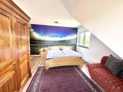 Schlafzimmer mit Couch