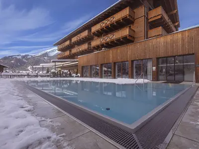 PoolOfHouse