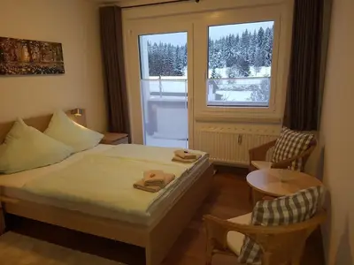 Schlafzimmer 1