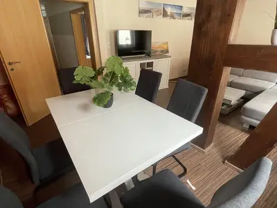 Wohn-und_Esszimmer