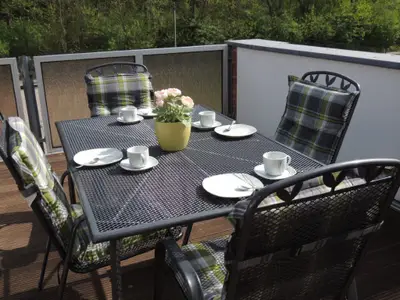 Tisch auf Terrasse