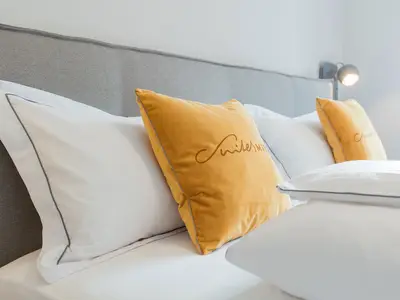 Suites MITTE - Schlafzimmer/Boxspringbett