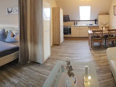 Wohn-Schlafraum Apartment 6