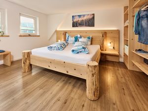 23700349-Ferienwohnung-5-Eisenbach-300x225-0