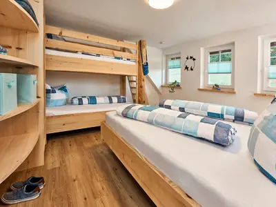 Schlafzimmer mit 4 Betten