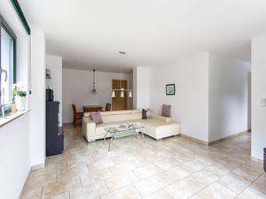 23150347-Ferienwohnung-3-Eisfeld-300x225-1