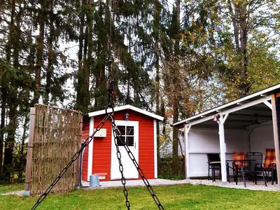 Sauna, überdachter Sitzplatz, Grillplatz