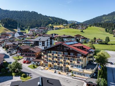 Apparthotel_Tom_Sojer_Dorf_7_Ellmau_07_2021_Haus_a