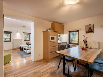 Gaberhelhof_Steinerner_Tisch_28_Ellmau_Appartement