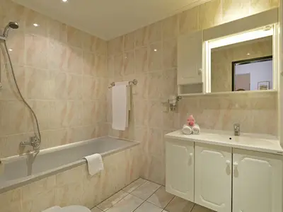 Appartement 104 - Badezimmer 1