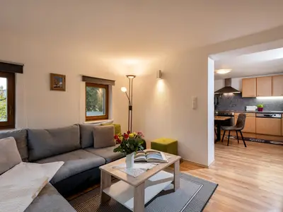 Gaberhelhof_Steinerner_Tisch_28_Ellmau_Appartement